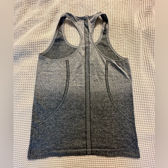 Lulu Lemon Workout Top - Picture 2 of 2